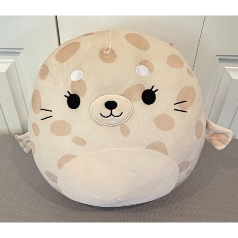 Squishmallows Lilou Spotted Seal 14" Beige Tan Brown Plush Jazwares Sea Life
